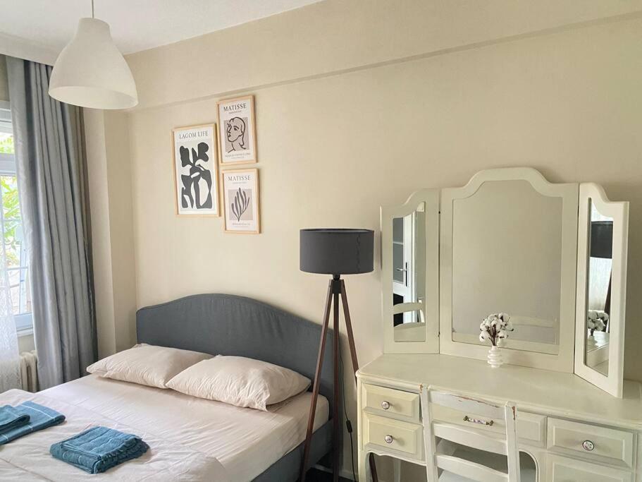 Comfy - Spacious Flat On The Kadikoey Seaside Appartement Istanboel Buitenkant foto